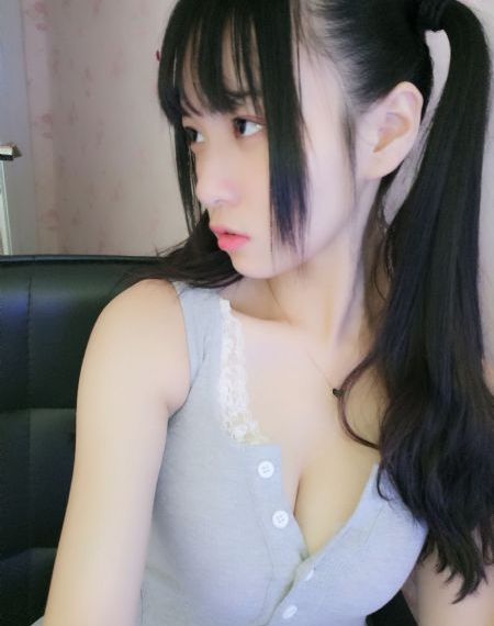 公交车揉捏大乳呻吟娇喘在线观看