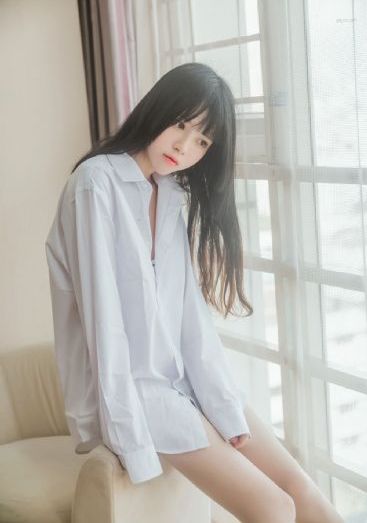 厨房娇妻被朋友胯下挺进视频