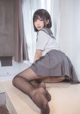天降女子从二楼掉下来